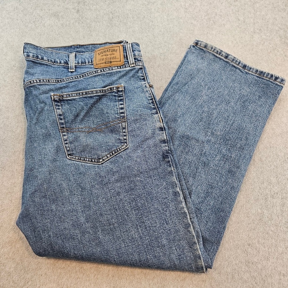 Levis Signature Gold